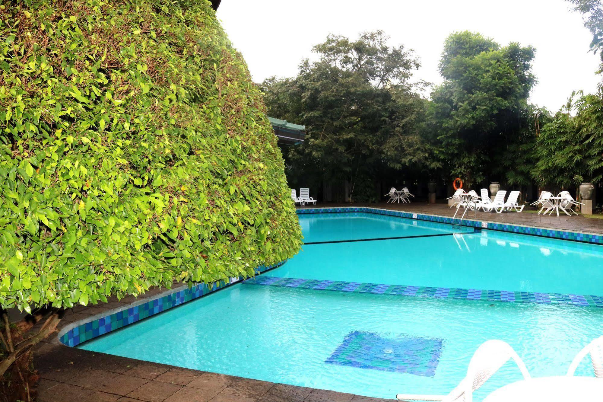 Hotel Hilltop Kandy Exterior foto